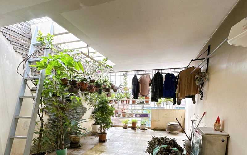 Bán nhà 5 tầng, 48,5 M2, mặt tiền 4M, gara oto - hồ điều hòa Bồ Đề, Long Biên, Hà Nội